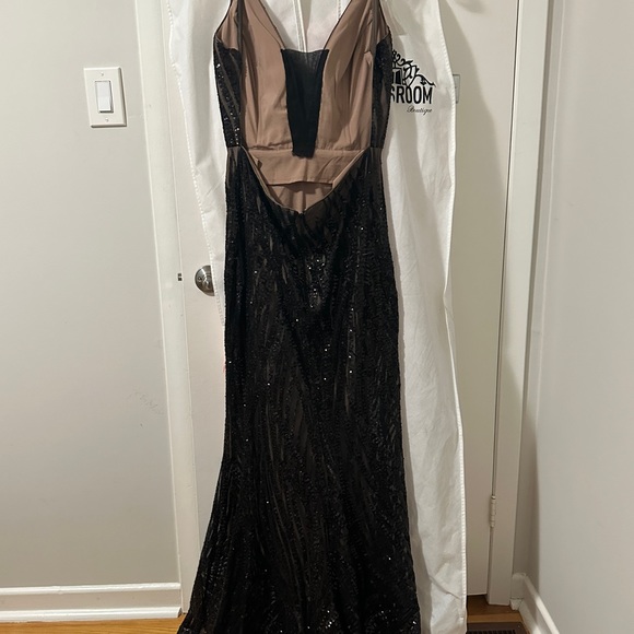 Special occasion dress. Colour black, size 10-12 US - Picture 5 of 7